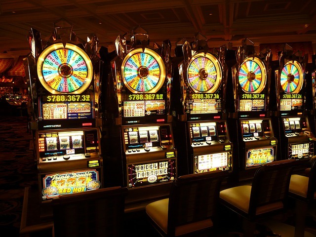 gambling machine, one armed bandit, money