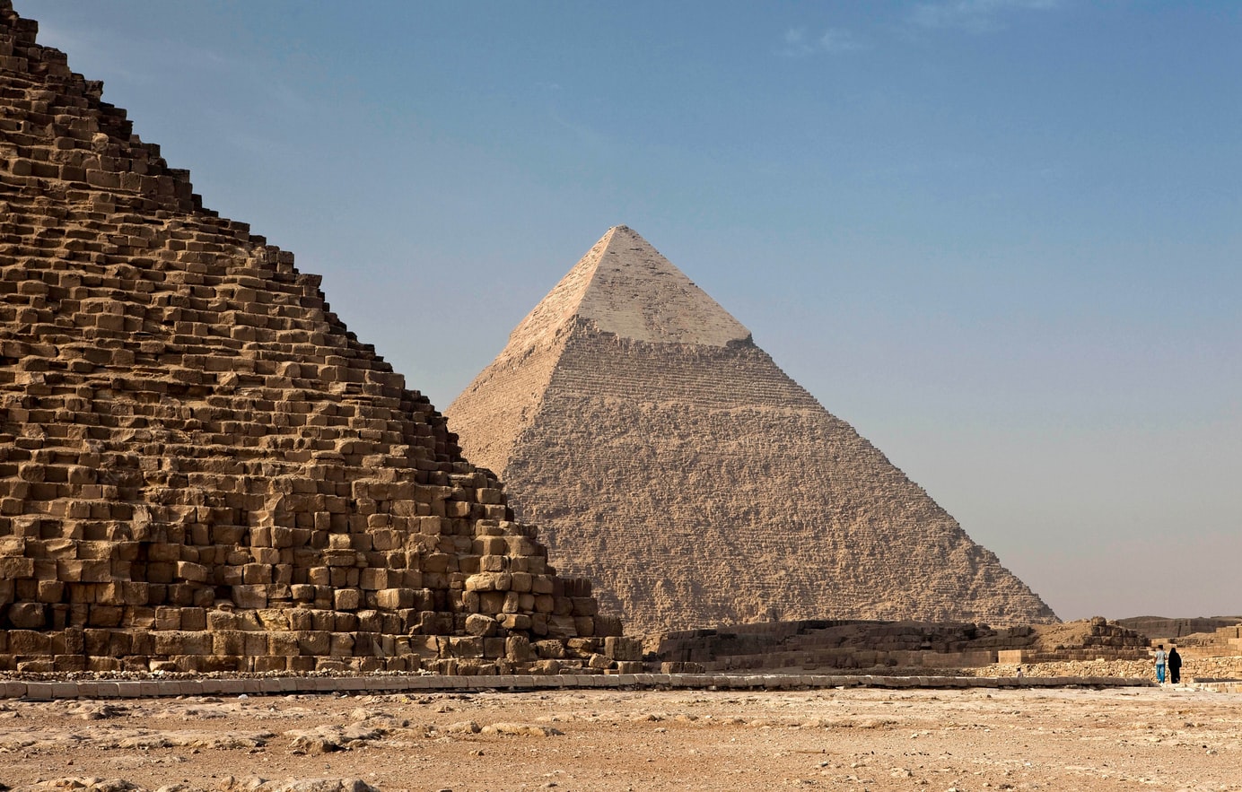 C:\Users\Shrutika Yadav\Desktop\pyramids-of-giza.jpg