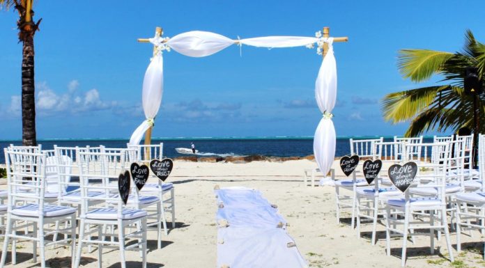 Classic Picks For The Best Mother-Daughter Songs To Play At Your Wedding