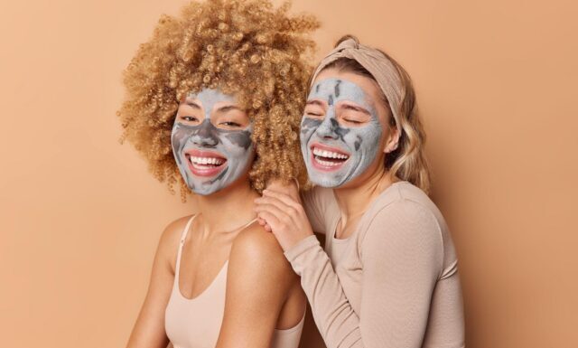 Hydrating Face Mask: Your Best Partner to Moisturize the Skin