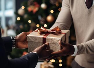 Corporate Gifting Etiquettes in the Holiday Season
